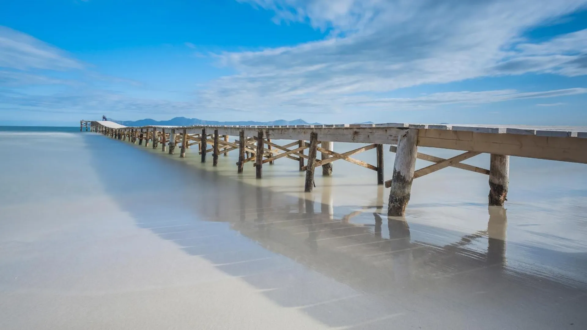 Beachside Alcudia Spanien